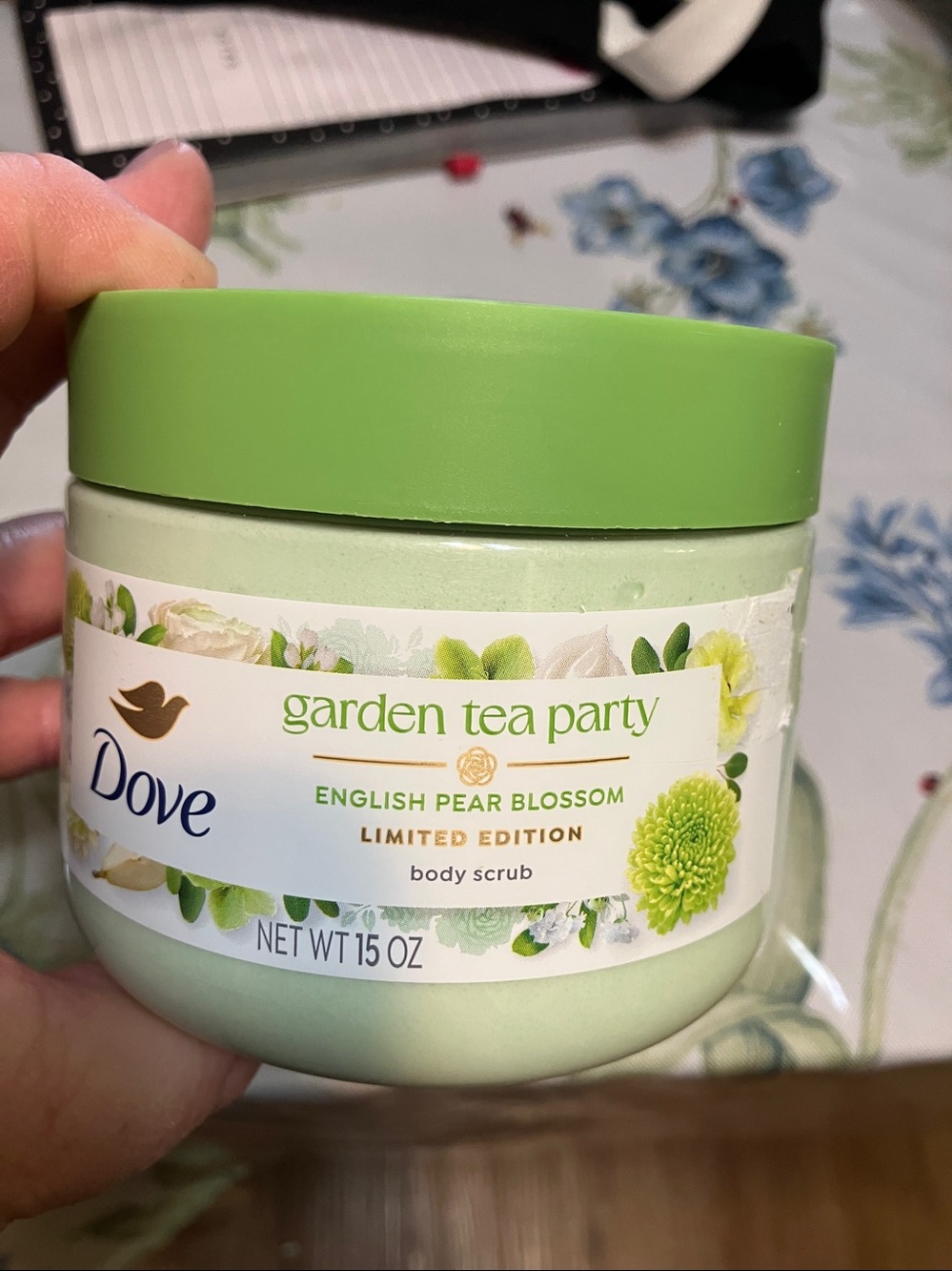 Dove Limited English Pear Blossom Body Scrub